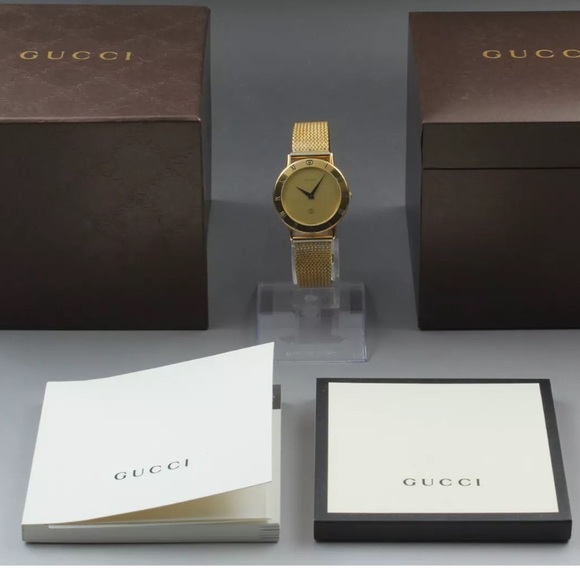 - Gucci Gold Plated Watch Stunning in Beautiful Condition - Picture 2 of 11